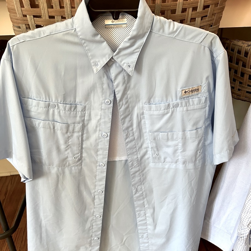 Columbia Mens M short sleeve light blue